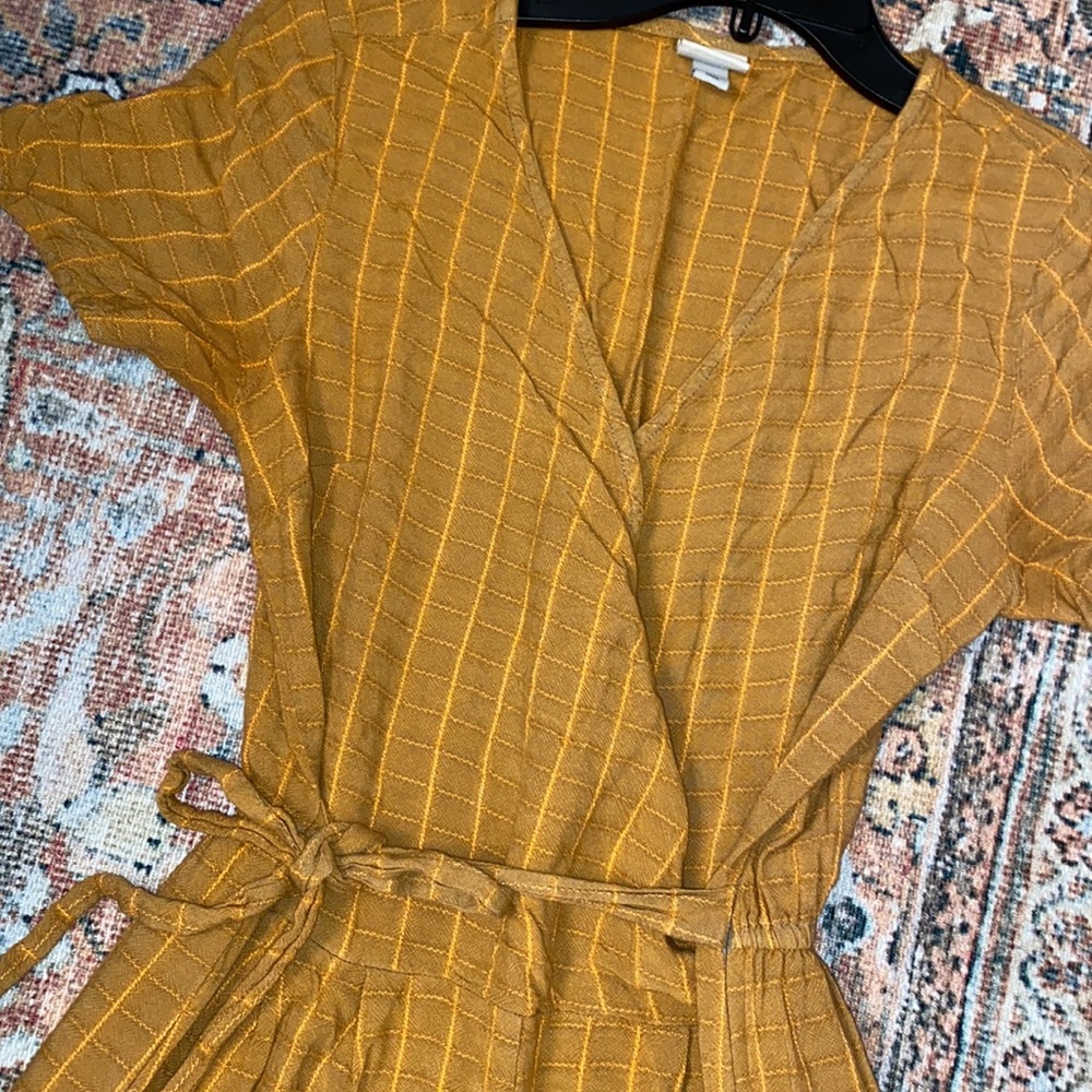 Spring/Summer Romper - Picture 2 of 6